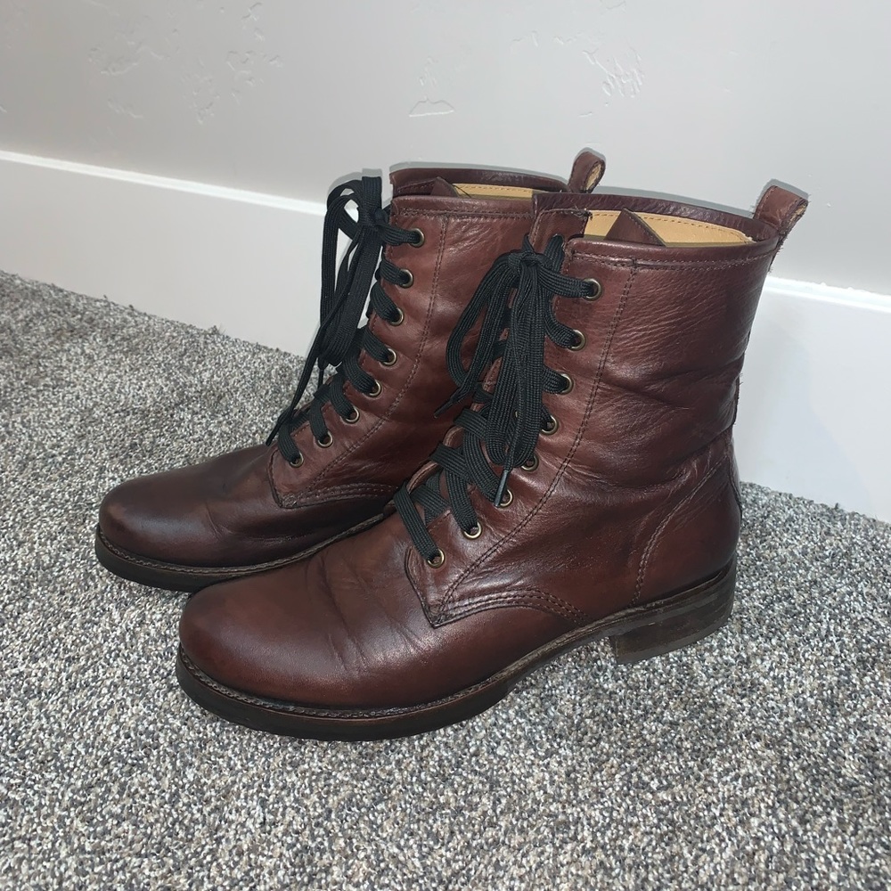 Women’s size 10. FRYE Veronica Combat boots. Dark brown leather.